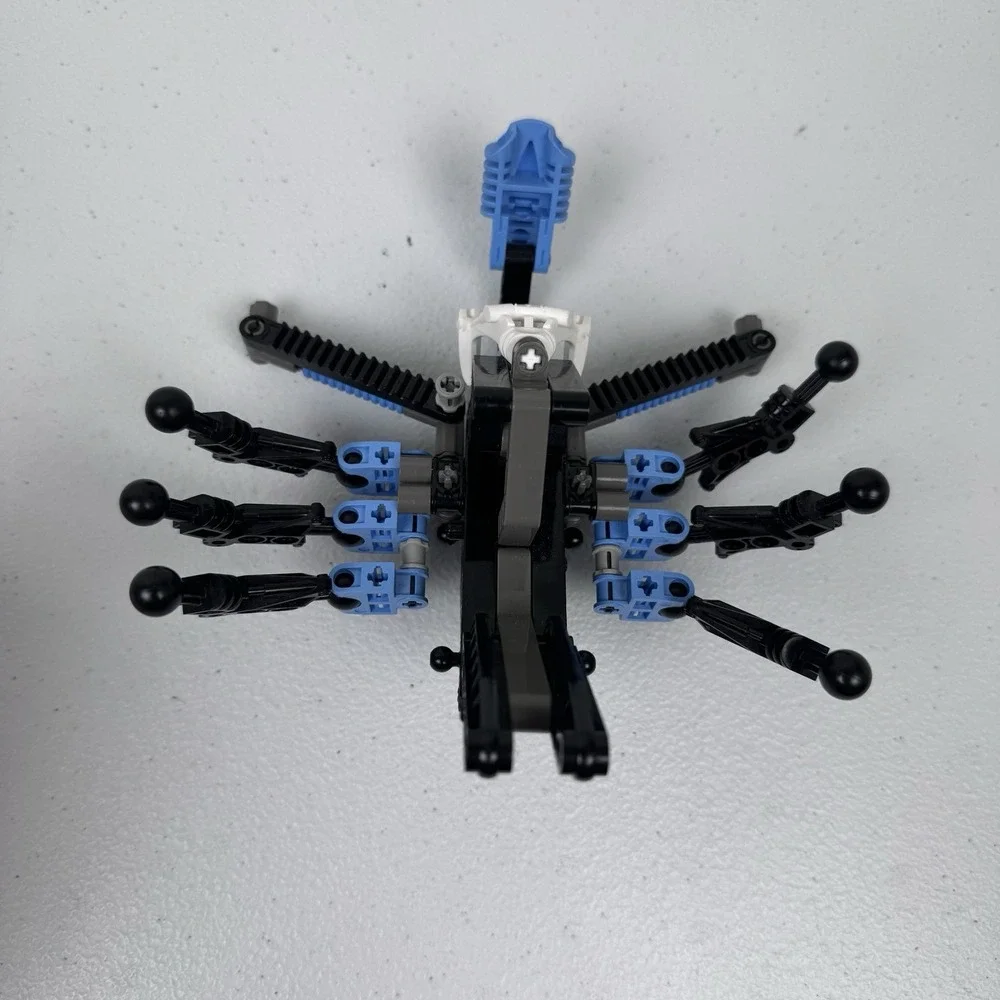 LEGO BIONICLE: Nui-Jaga (8548) - Only Blue 99% Complete